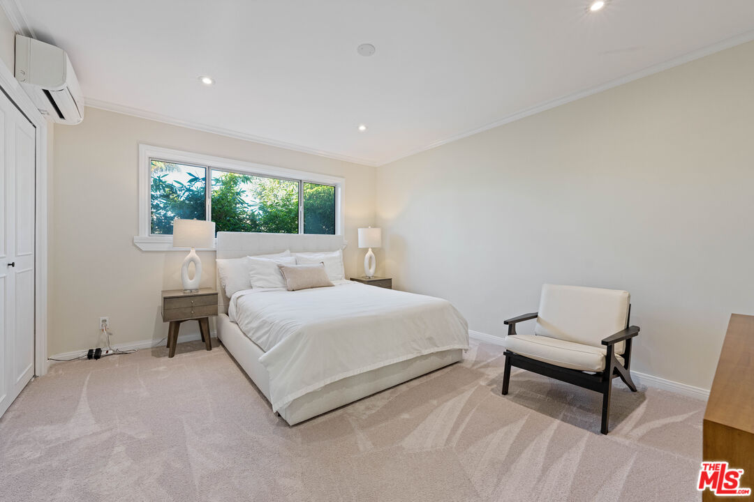 832 Euclid St Unit: 203