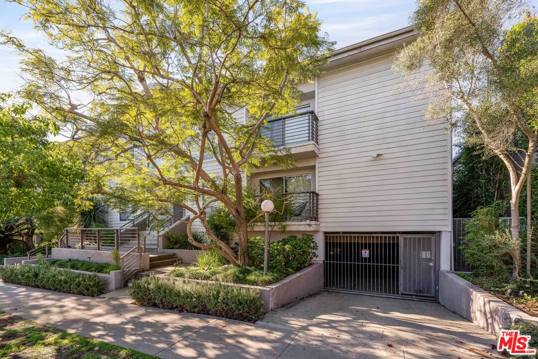 832 Euclid St Unit: 203