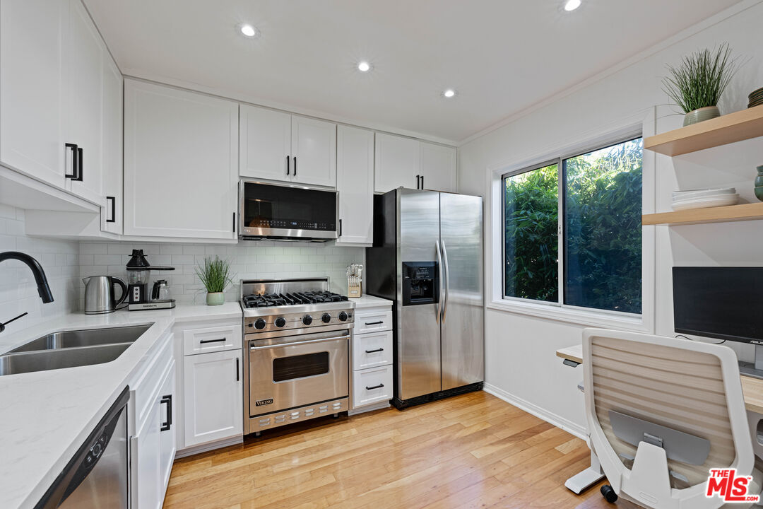 832 Euclid St Unit: 203