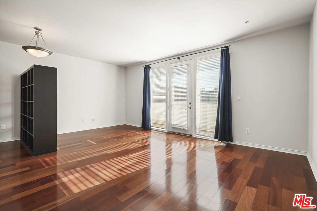 360 W Avenue 26 Unit: 318