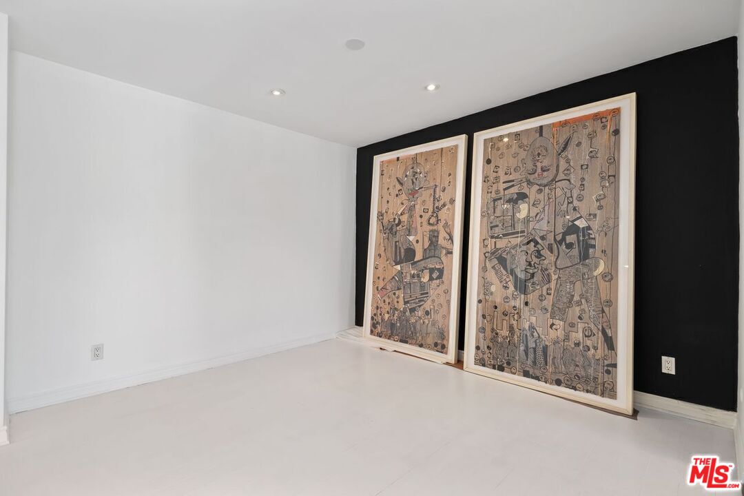 949 N Kings Rd Unit: 309