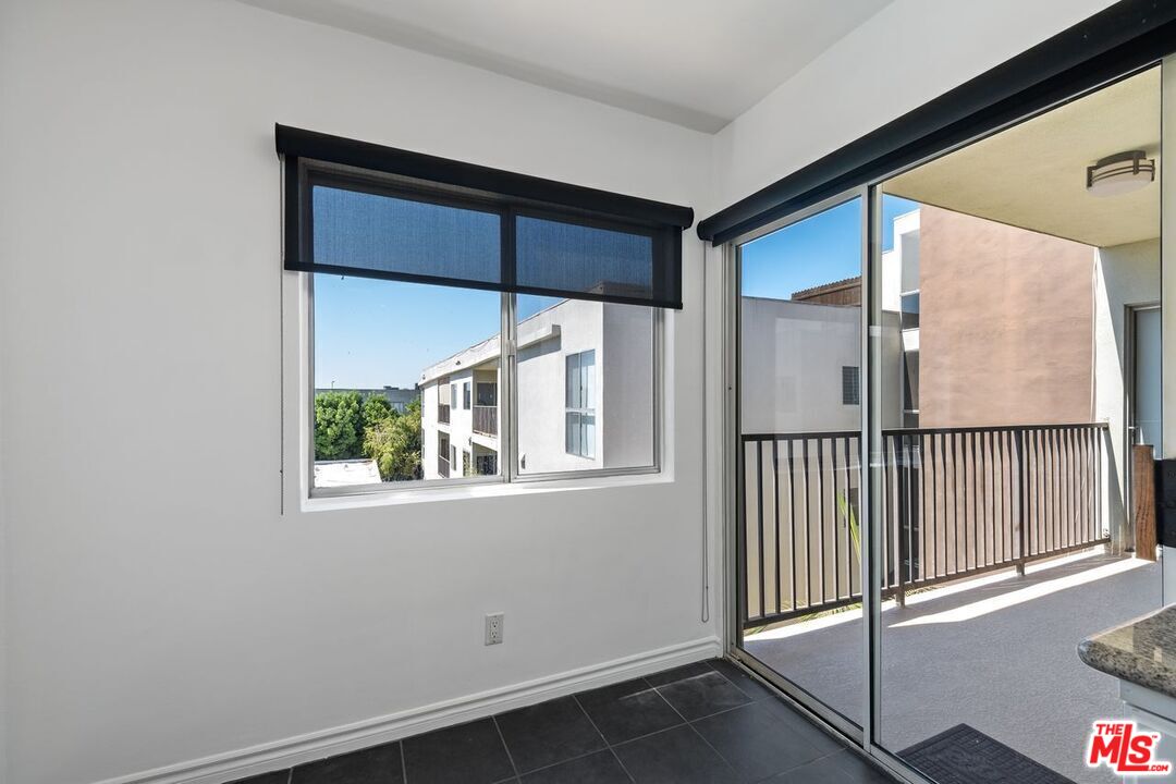 949 N Kings Rd Unit: 309