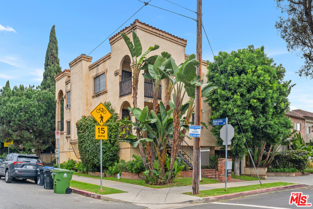 1802 Purdue Unit: UNIT B