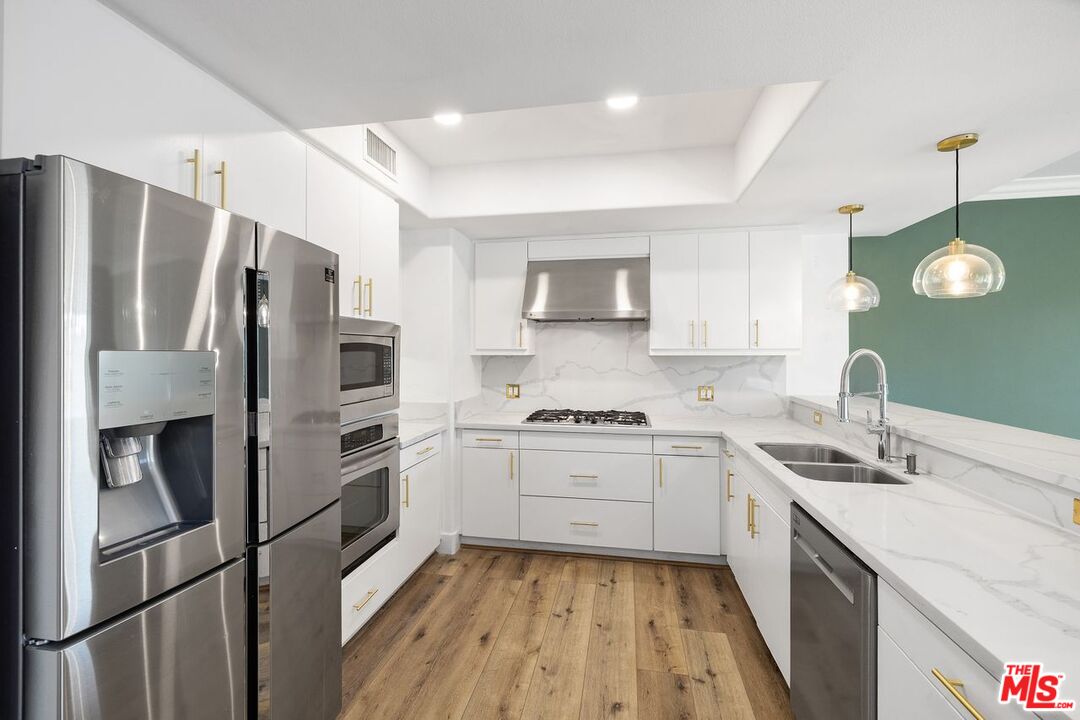 311 S Gramercy Pl Unit: 303