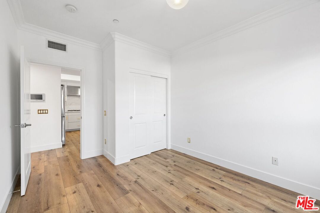 311 S Gramercy Pl Unit: 303