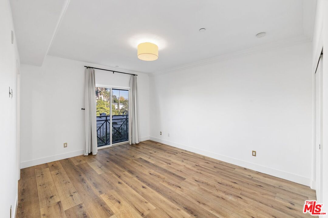 311 S Gramercy Pl Unit: 303