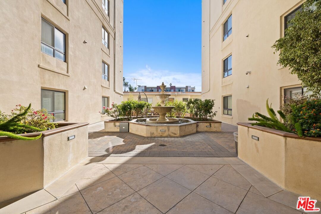 311 S Gramercy Pl Unit: 303