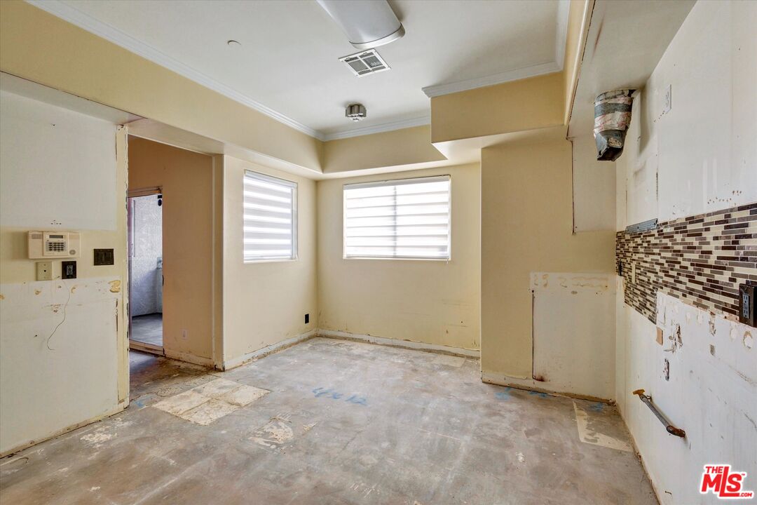 621 E Olive Ave Unit: 106