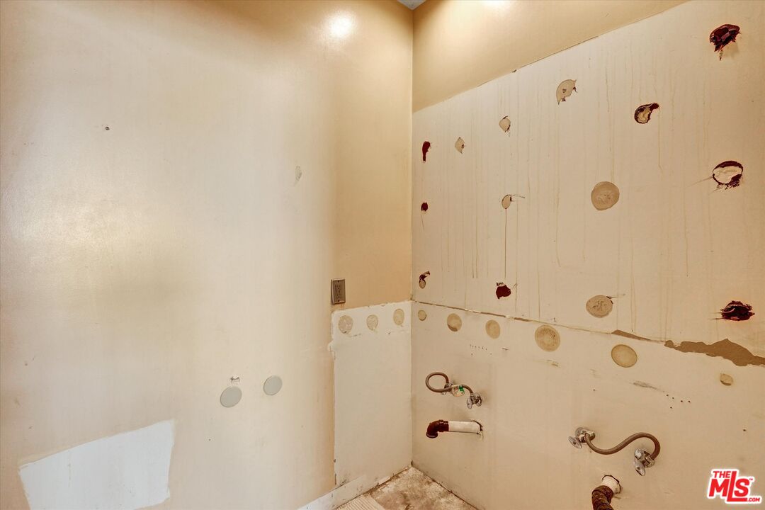 621 E Olive Ave Unit: 106