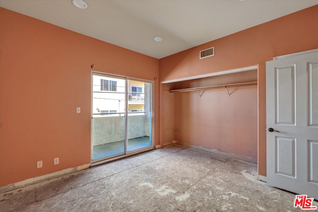 621 E Olive Ave Unit: 106