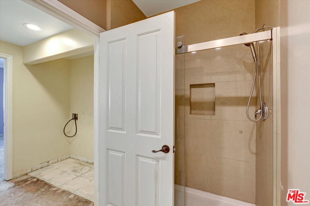 621 E Olive Ave Unit: 106