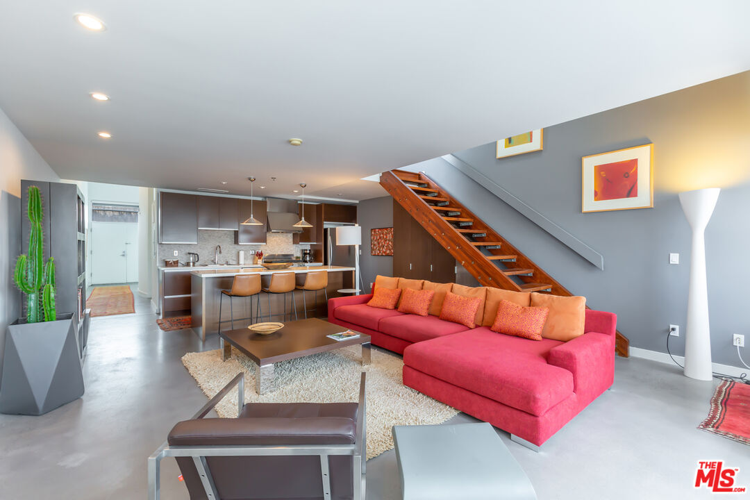 615 Hampton Dr Unit: A304