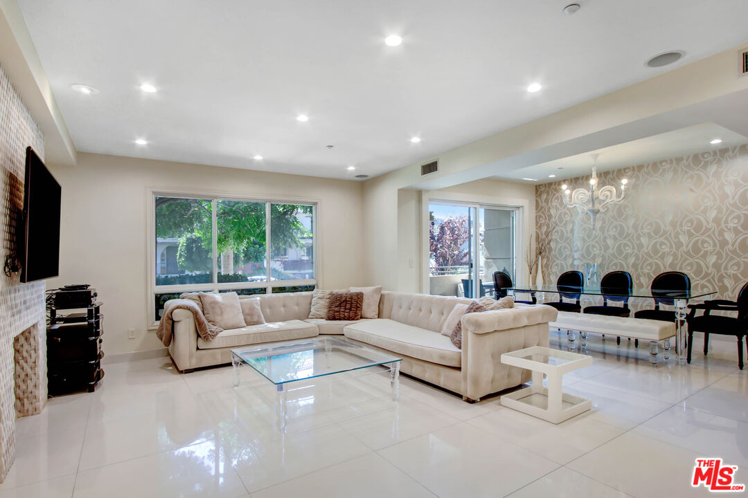 11921 Dorothy St Unit: 102