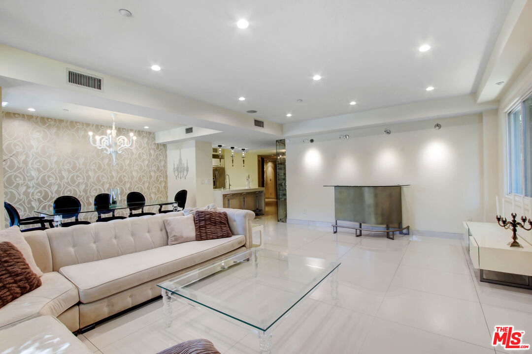 11921 Dorothy St Unit: 102