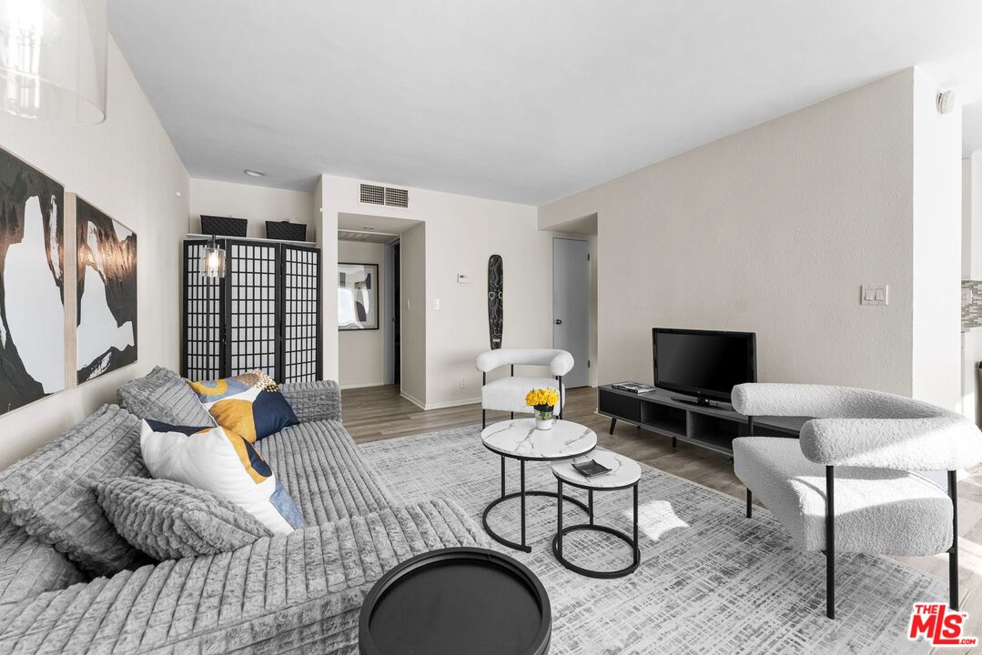 970 Palm Ave Unit: 215