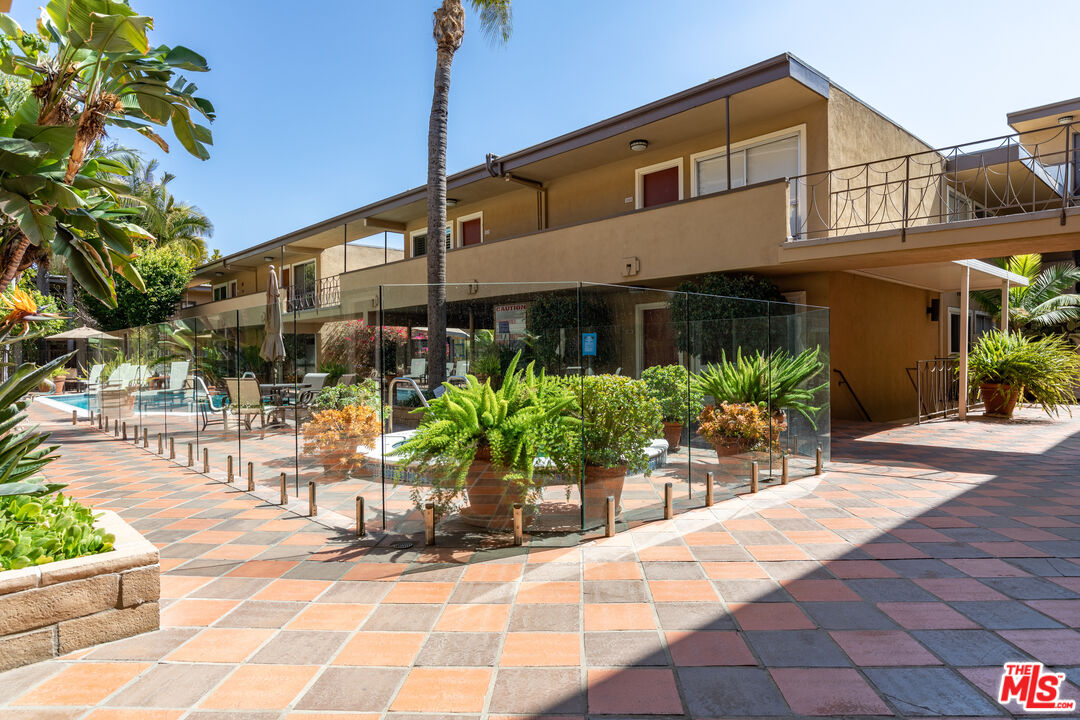 970 Palm Ave Unit: 215