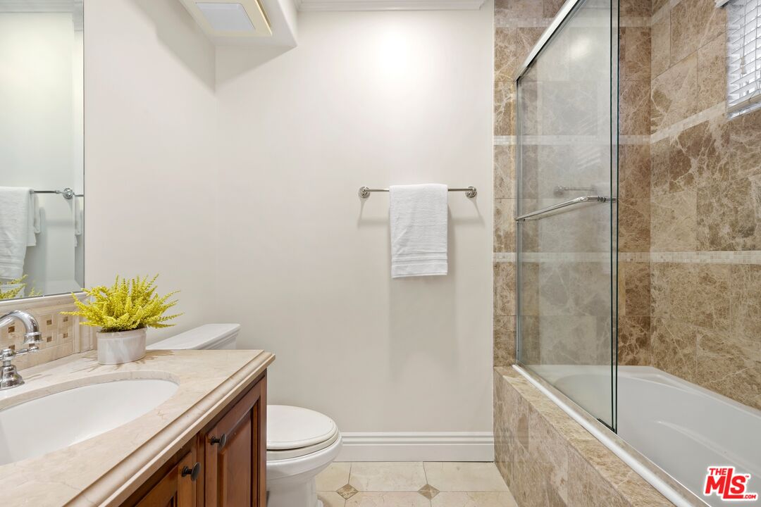 11749 Goshen Ave Unit: 301