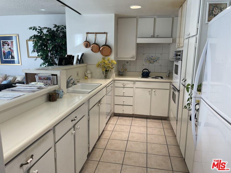 2160 Century Park East Unit: 403