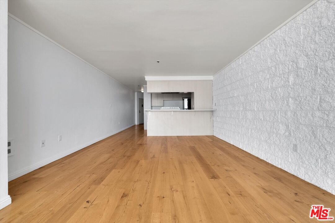 615 Esplanade Unit: 512