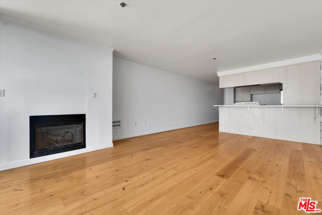 615 Esplanade Unit: 512