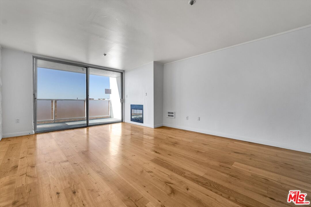 615 Esplanade Unit: 512