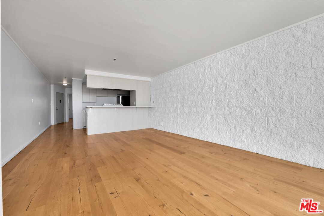 615 Esplanade Unit: 512