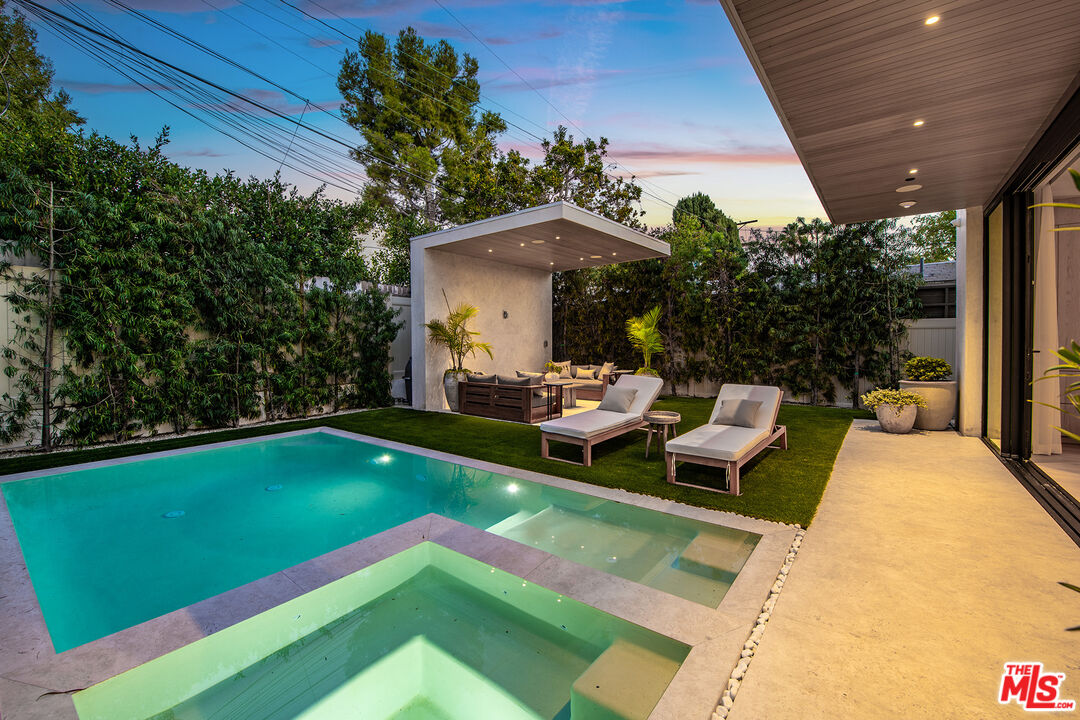 524 N Sierra Bonita Ave