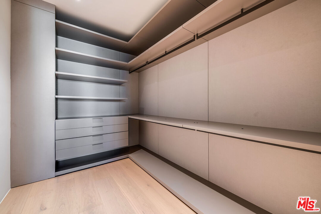 524 N Sierra Bonita Ave