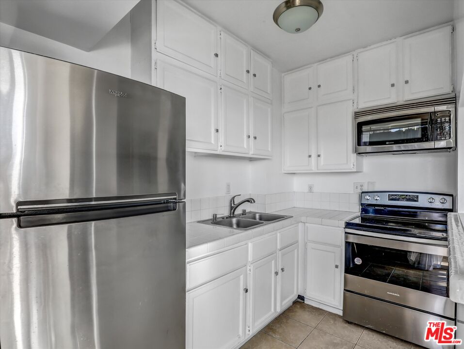 999 N Doheny Dr Unit: 311