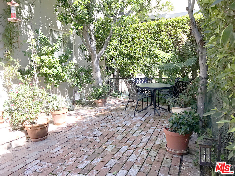 8727 Shoreham Dr Unit: 2