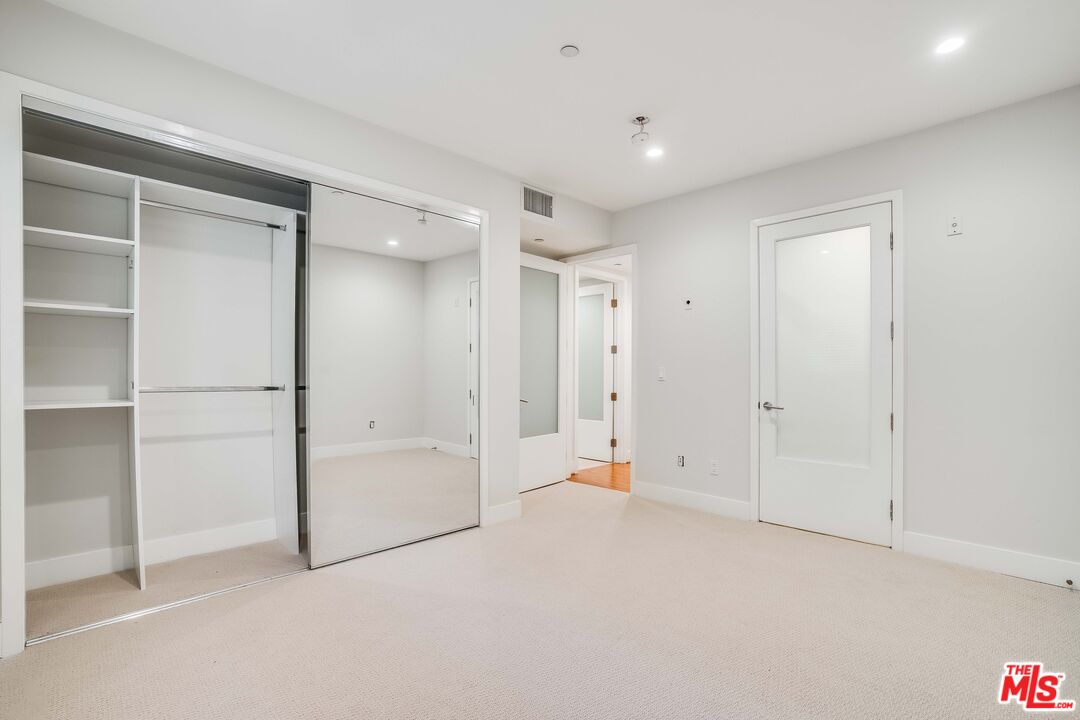 1517 S Bentley Ave Unit: 204