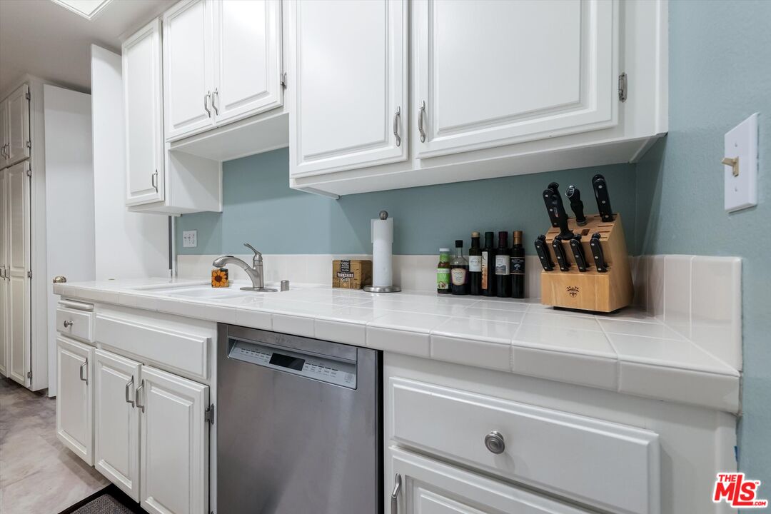 2131 Century Park Ln Unit: 203