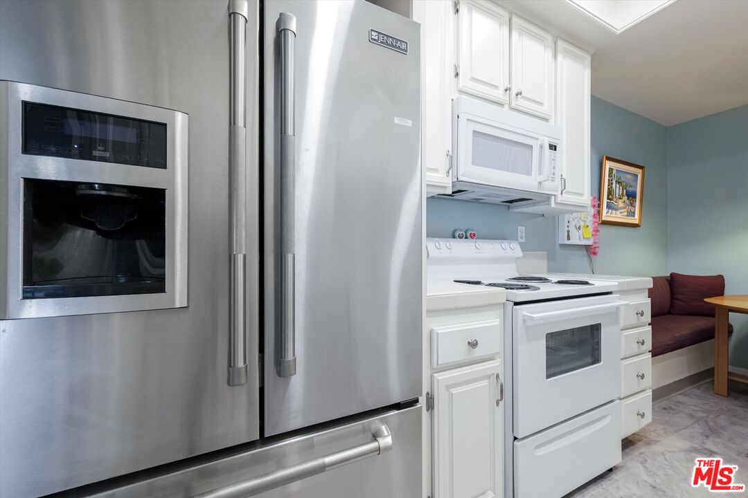 2131 Century Park Ln Unit: 203