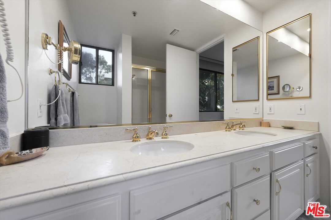 2131 Century Park Ln Unit: 203