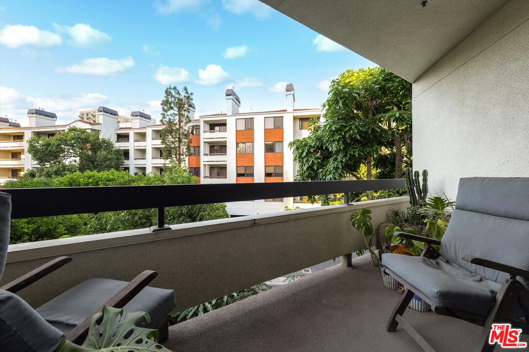 2131 Century Park Ln Unit: 203