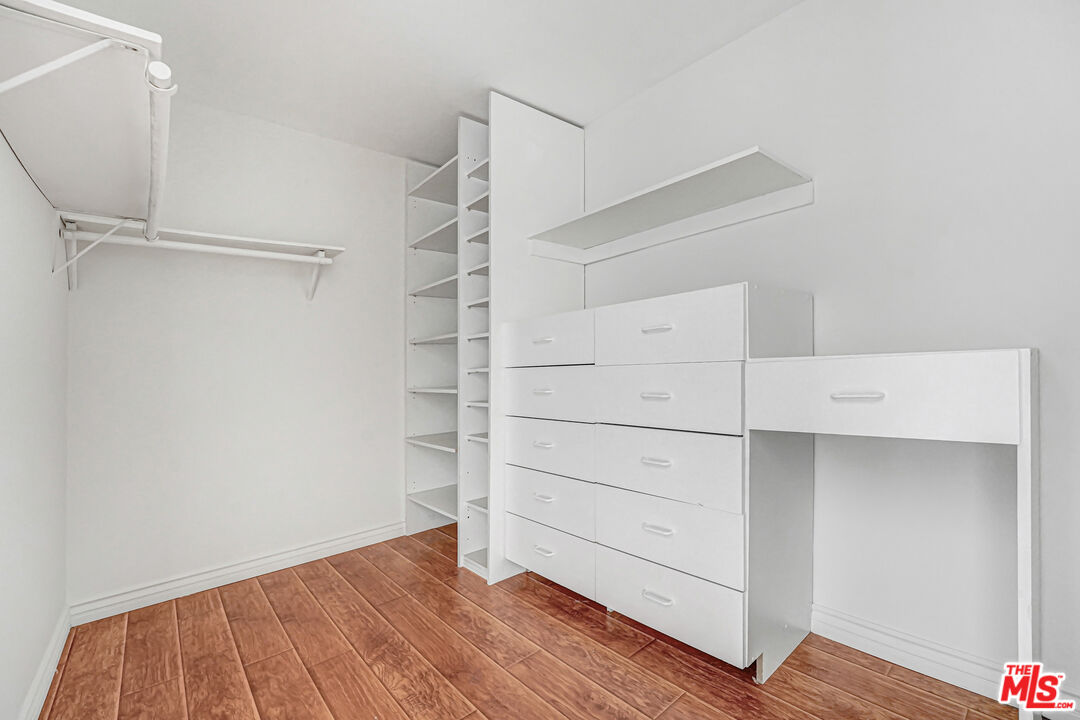 1132 S SHENANDOAH ST Unit: PH