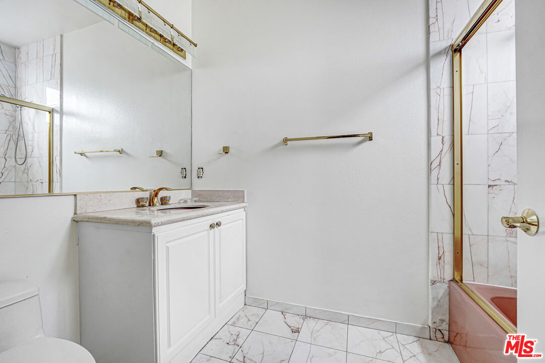 1132 S SHENANDOAH ST Unit: PH