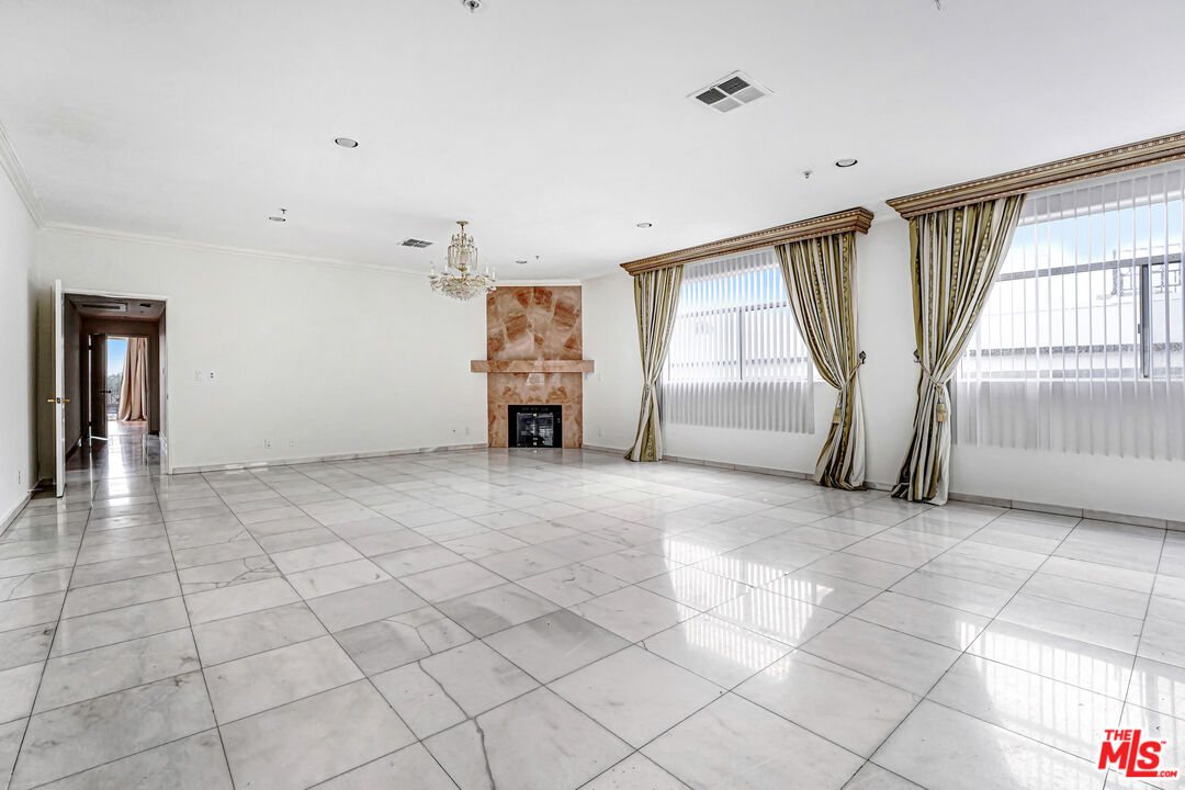 1132 S SHENANDOAH ST Unit: PH