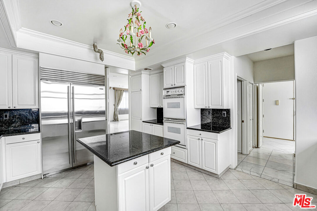 1132 S SHENANDOAH ST Unit: PH