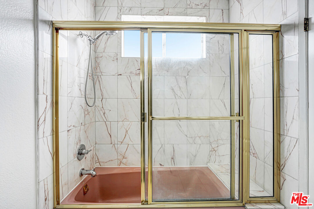 1132 S SHENANDOAH ST Unit: PH