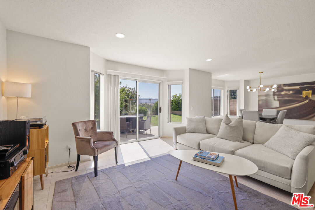 12119 Falcon Crest Way