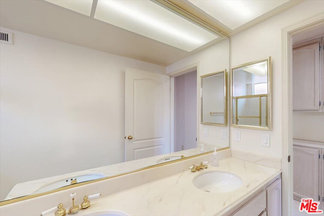 12119 Falcon Crest Way