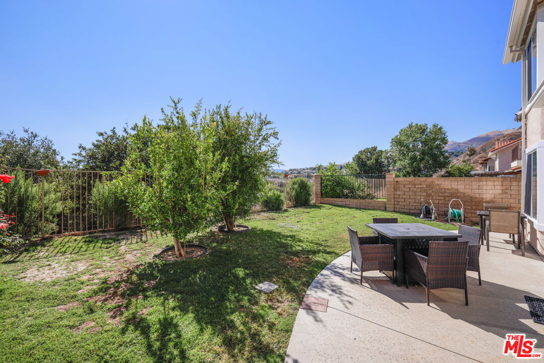 12119 Falcon Crest Way