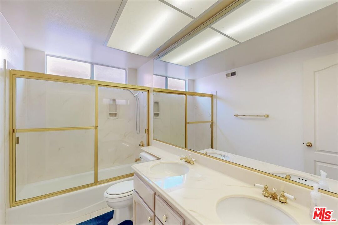 12119 Falcon Crest Way