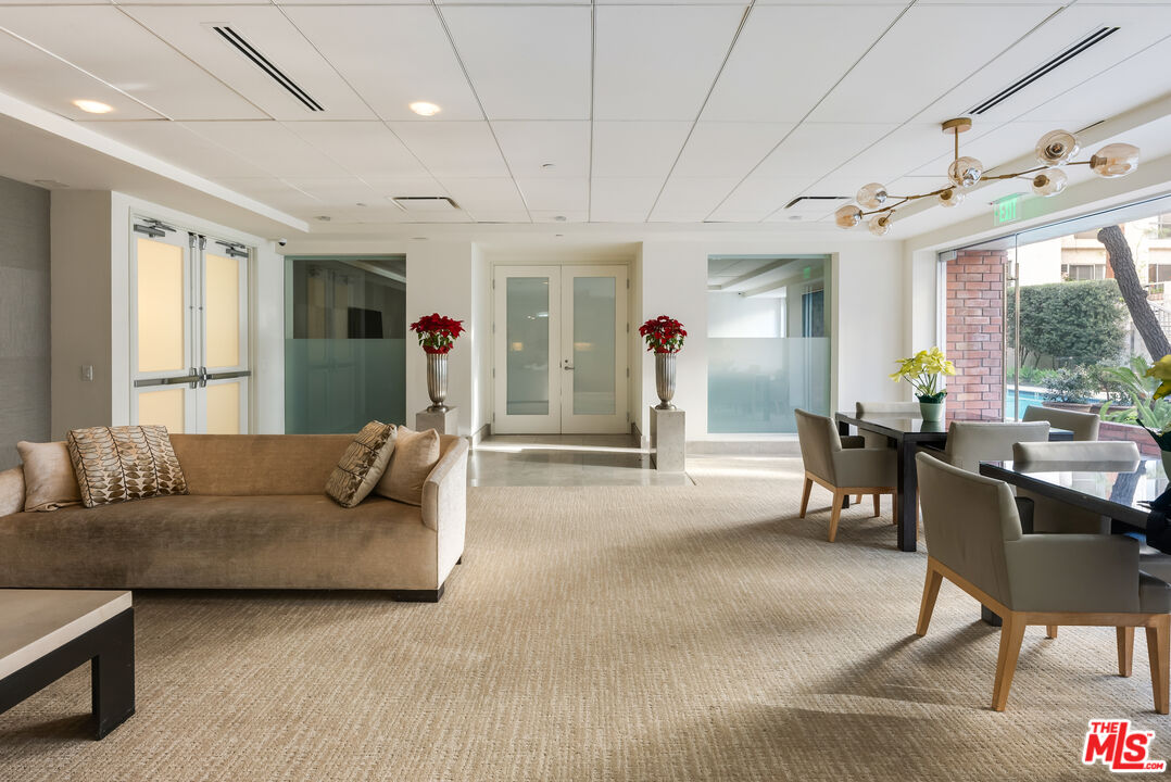 1440 Veteran Ave Unit: 220