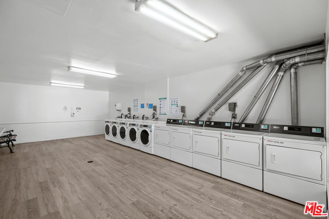 1735 N Fuller Ave Unit: 121