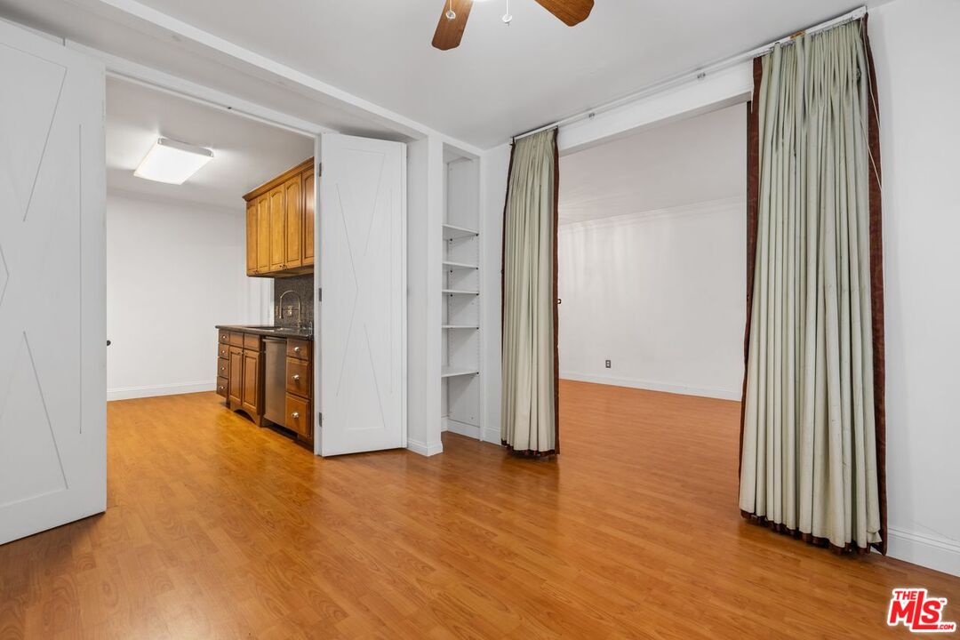 1735 N Fuller Ave Unit: 121