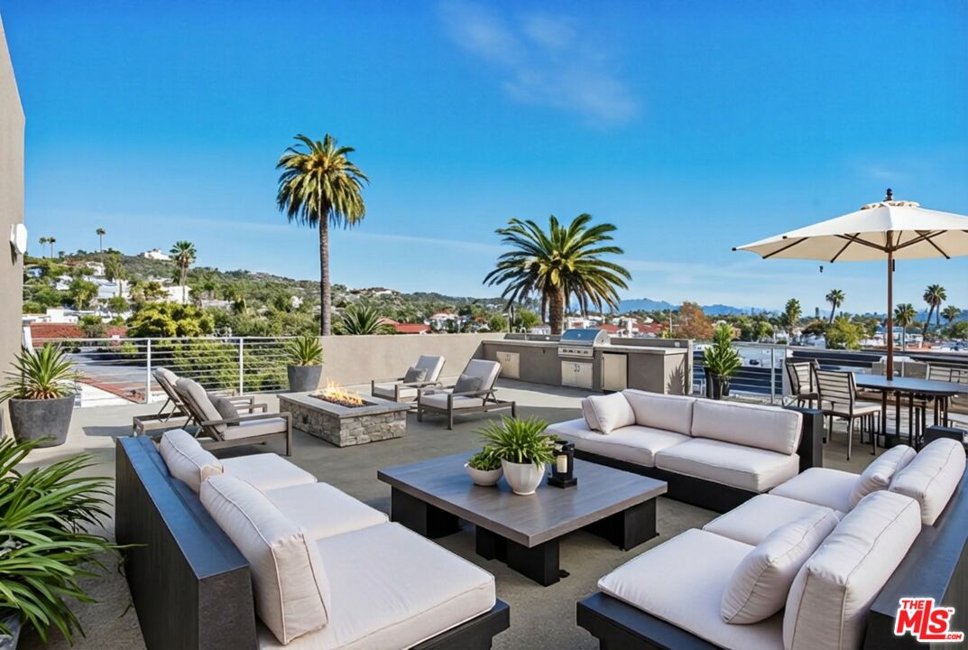 1717 Winona Blvd Unit: 203