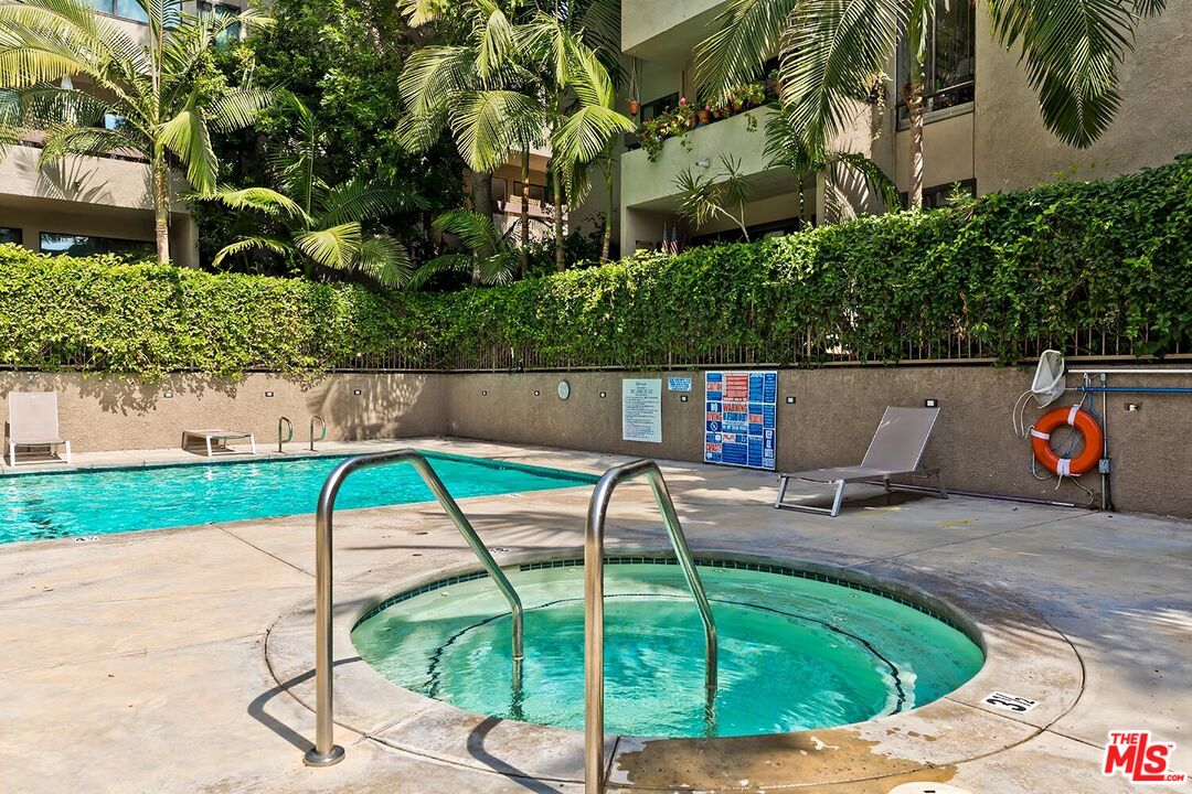 950 N Kings Rd Unit: 144