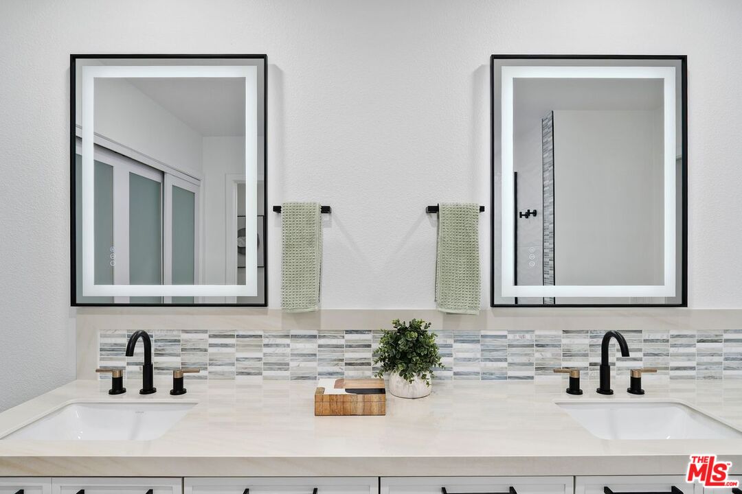 38592 Nasturtium Way